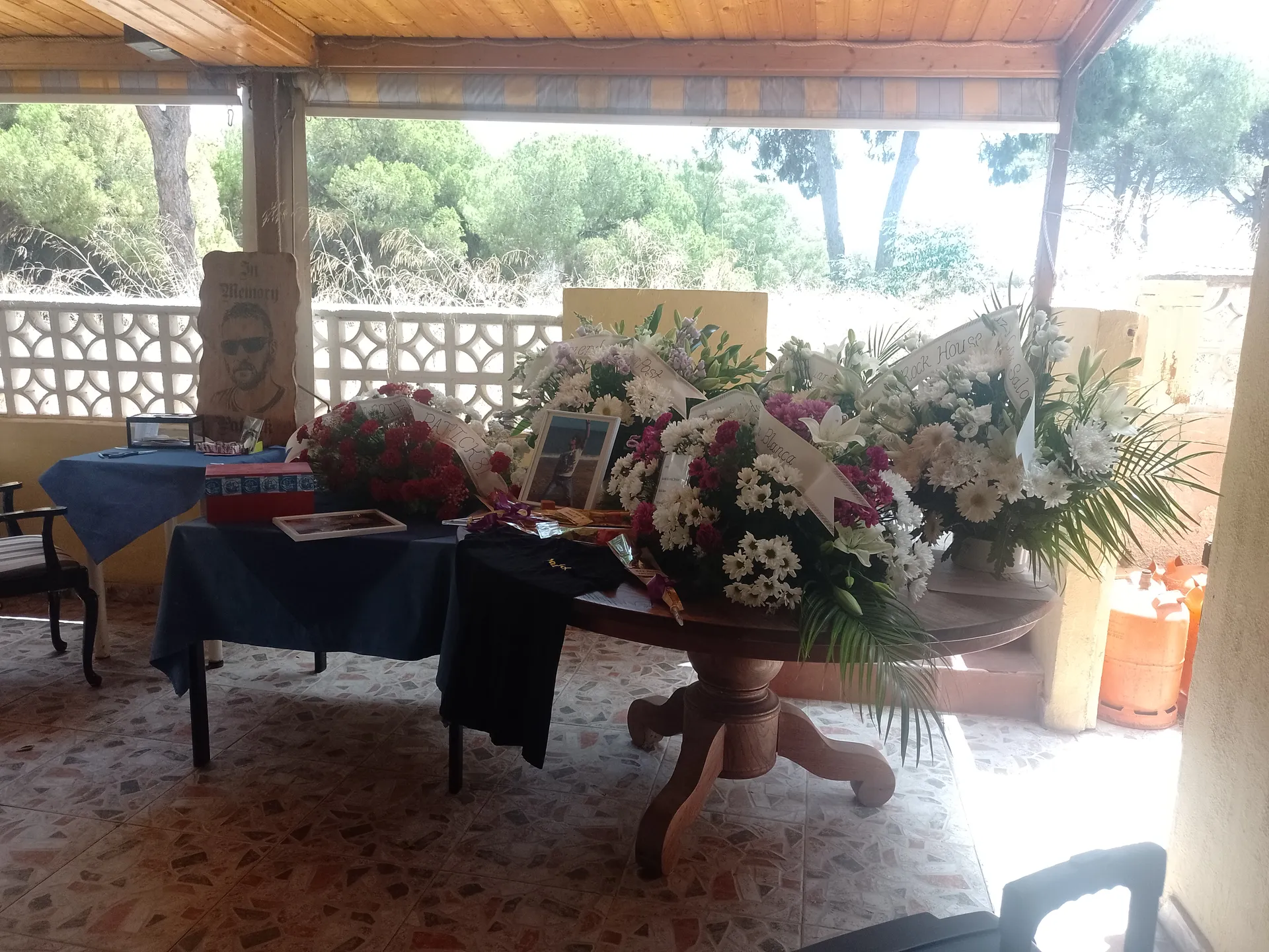 A funeral tribute by Blooming Marvellous