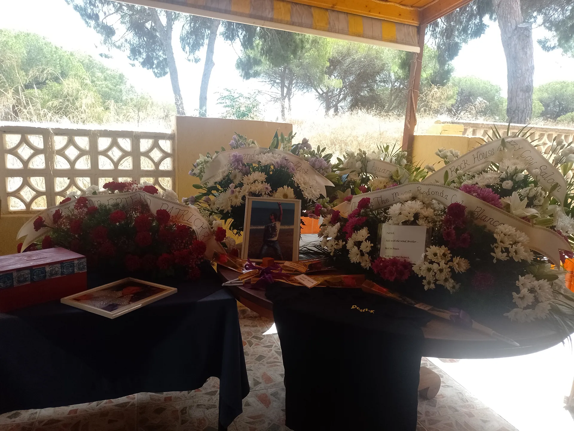 A funeral tribute by Blooming Marvellous